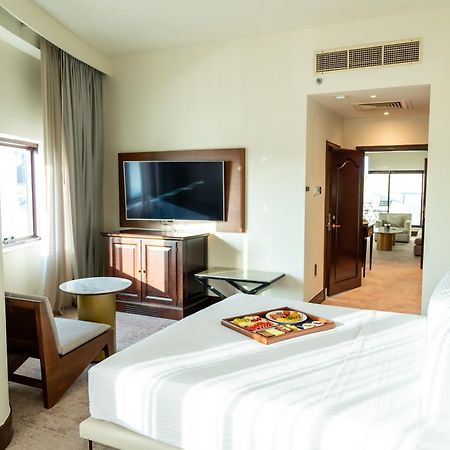 Majestic Cove Hotel - Formerly Le Meridien Fairway Dubai Ngoại thất bức ảnh