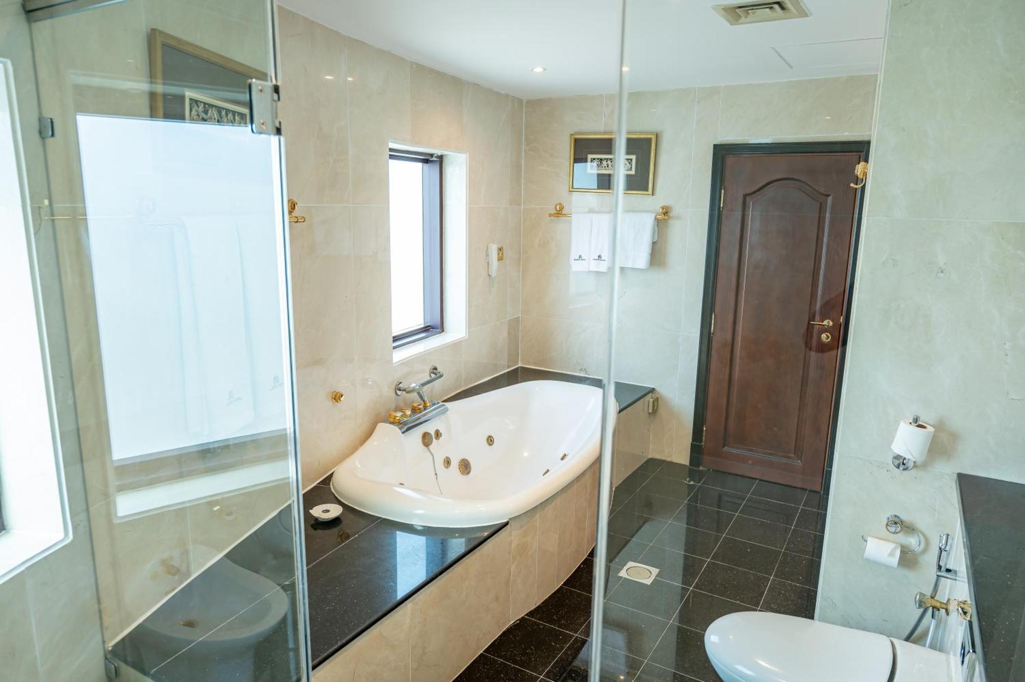 Majestic Cove Hotel - Formerly Le Meridien Fairway Dubai Ngoại thất bức ảnh