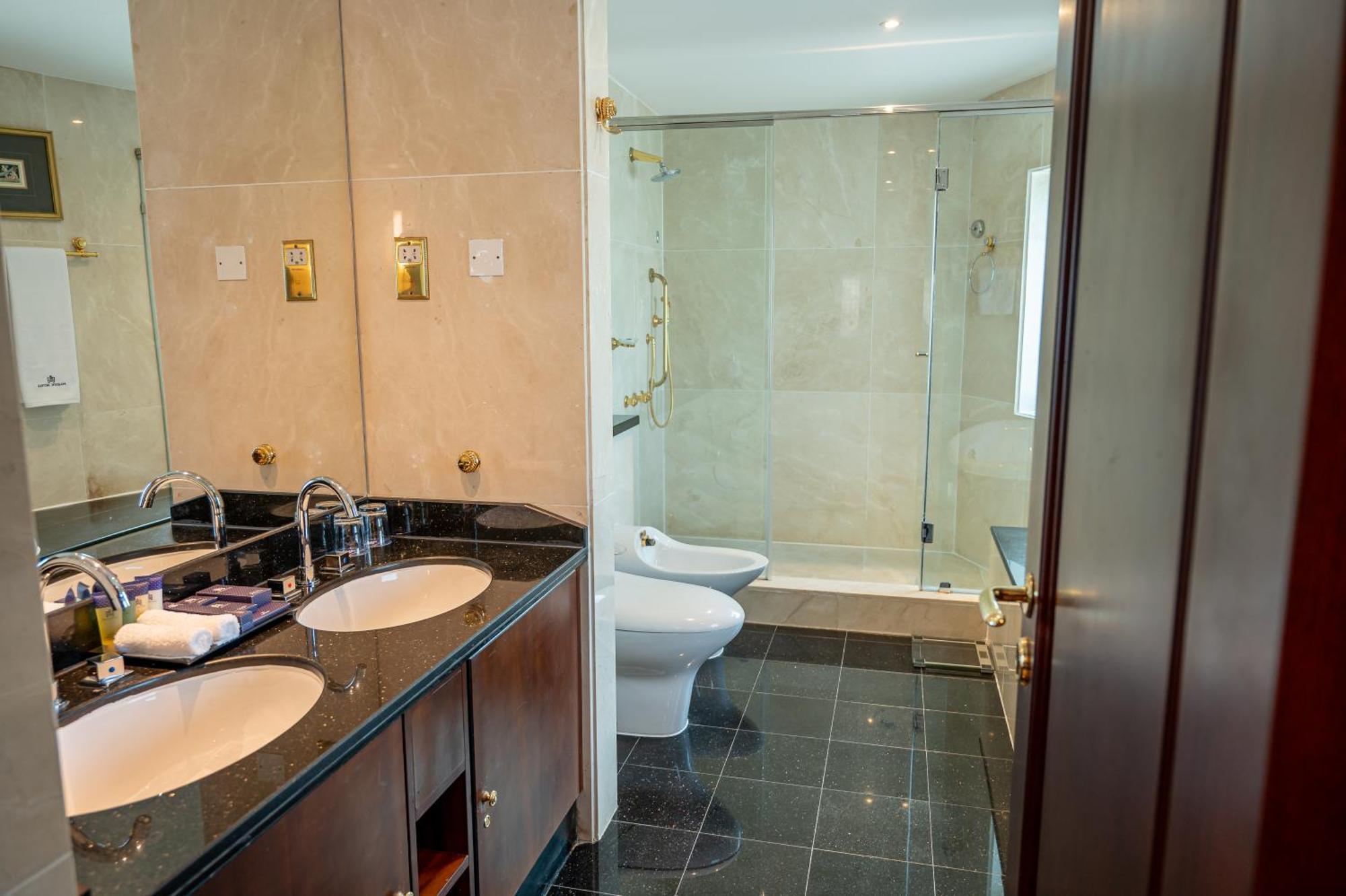 Majestic Cove Hotel - Formerly Le Meridien Fairway Dubai Ngoại thất bức ảnh