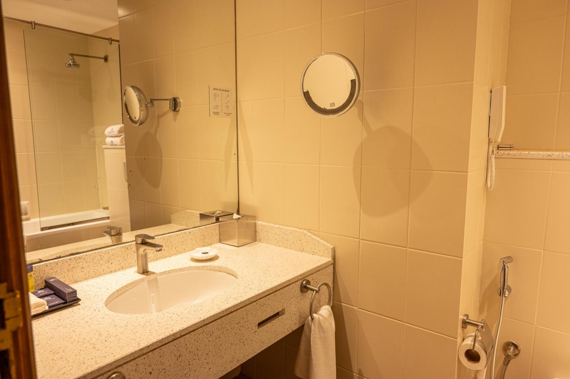 Majestic Cove Hotel - Formerly Le Meridien Fairway Dubai Ngoại thất bức ảnh